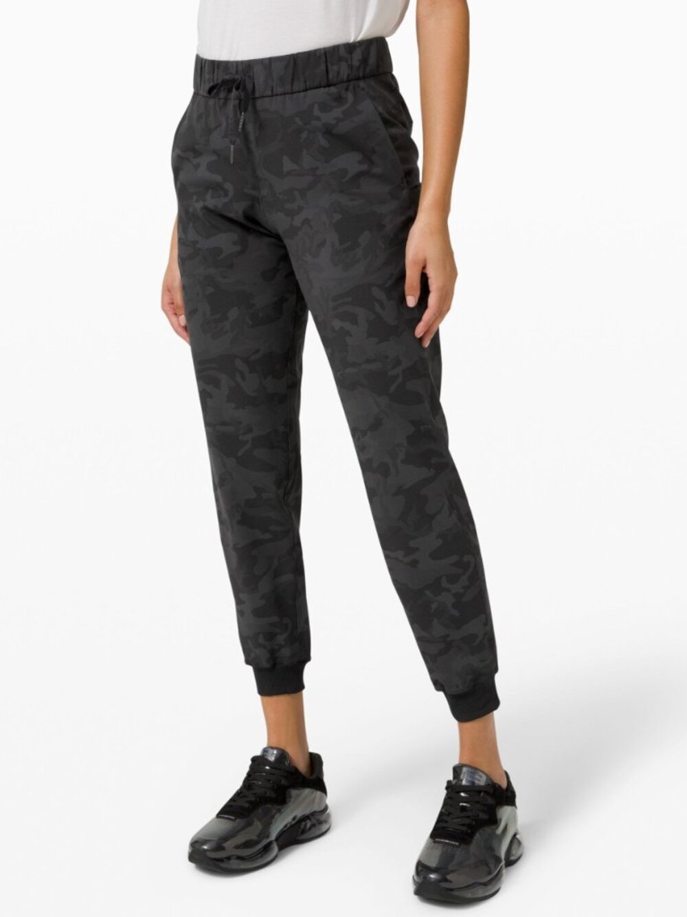 lululemon On the Fly Jogger 28" Luxtreme in Camo Multi Grey size 4